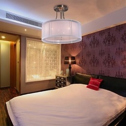 Moderní akrylová zapuštěná montáž s designem válce se 3 světly