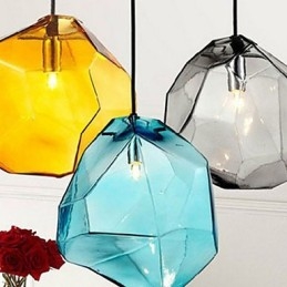 Kreativní ledové křišťálové sklo s diamantovým závěsným chromatickým kapkovým světlem